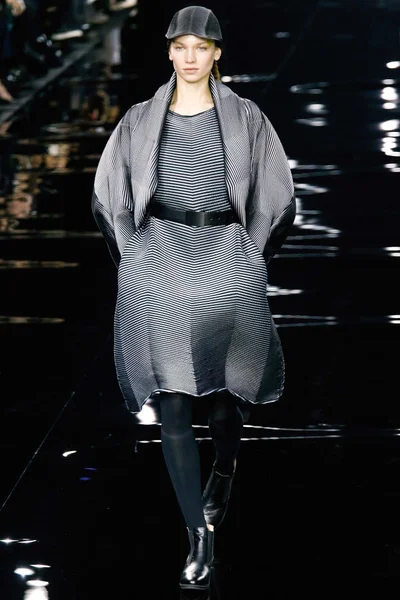 Look 25